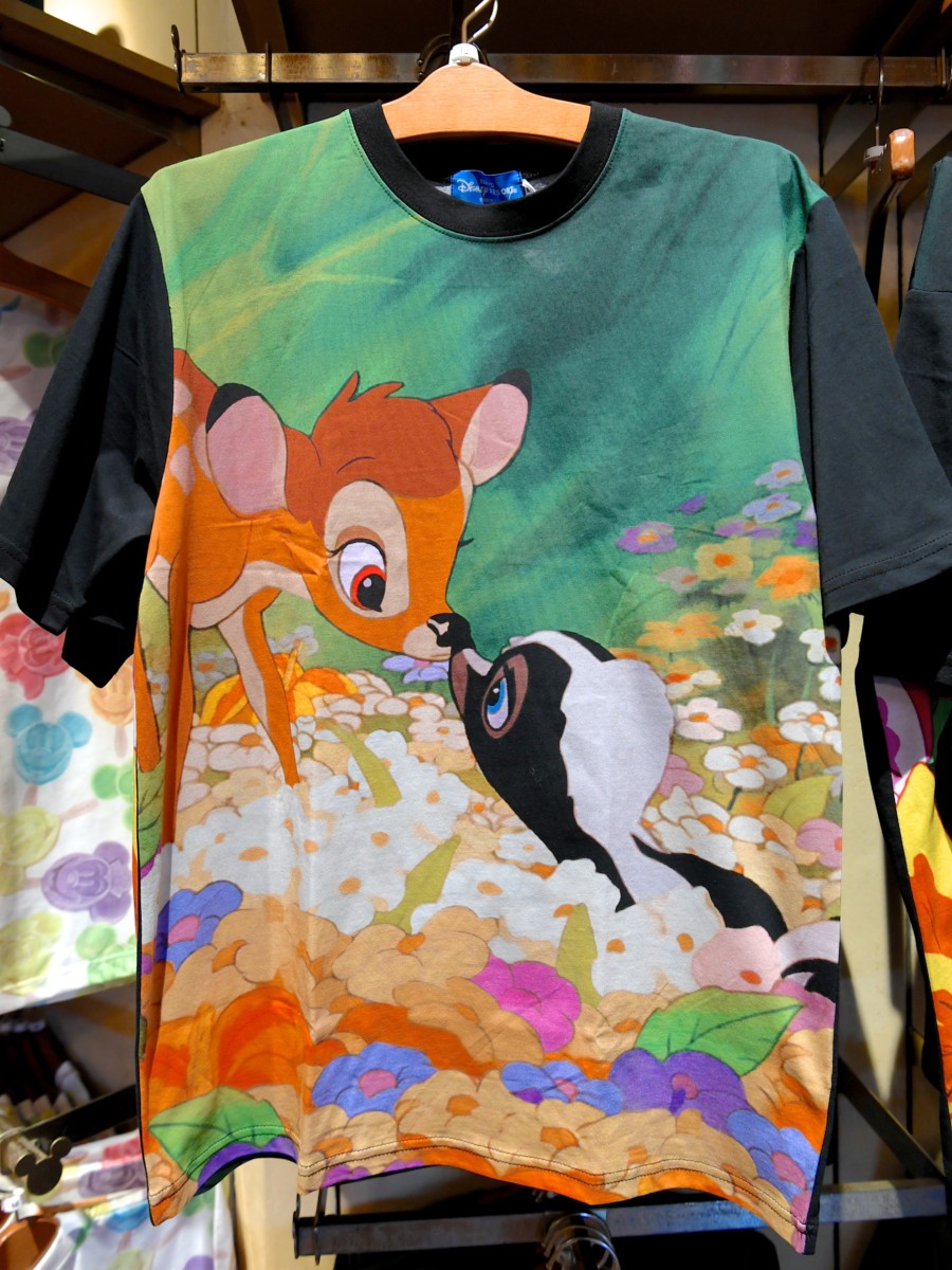 全面プリントが鮮やか！東京ディズニーランド『ふしぎの国のアリス』、『バンビ』Tシャツ -