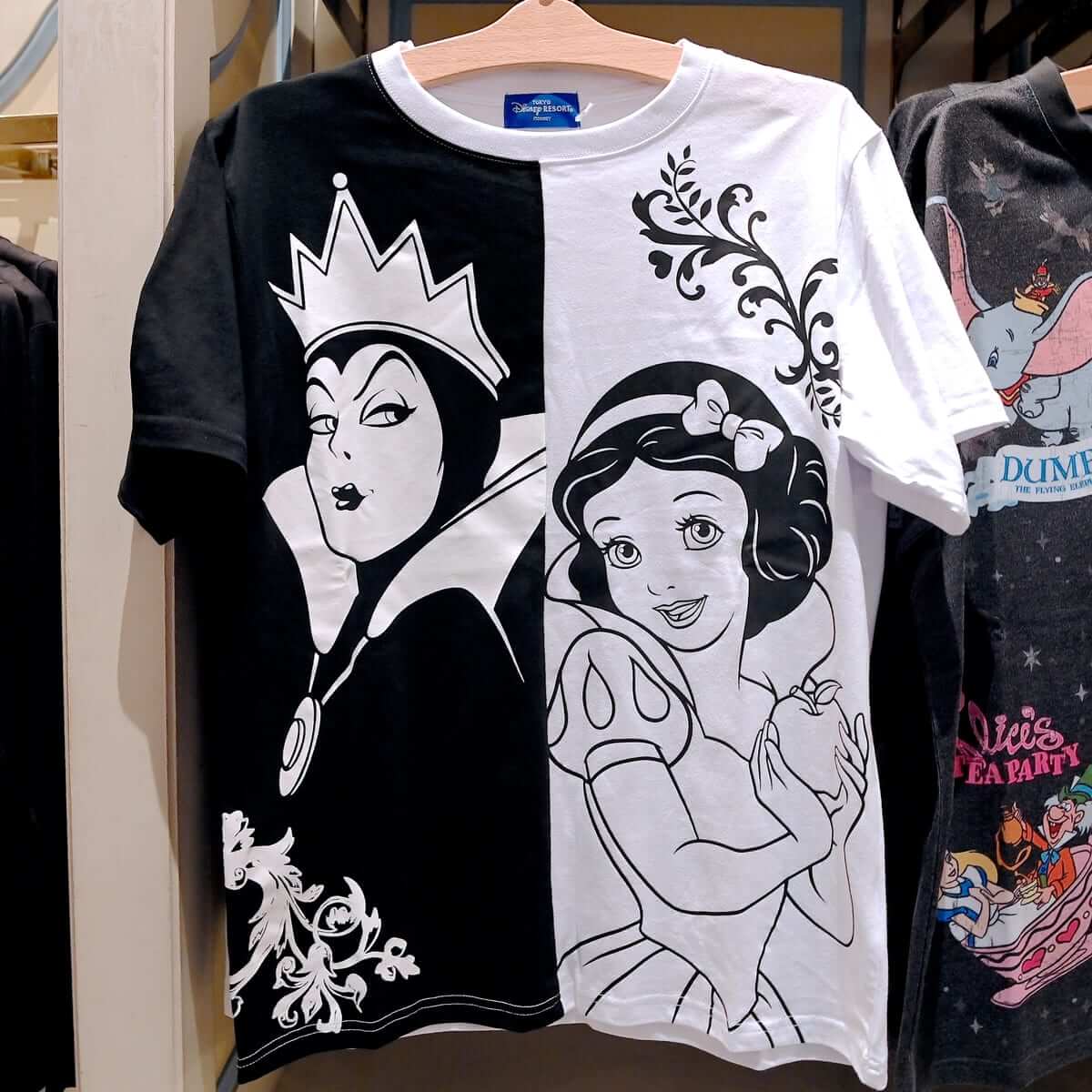 白雪姫」&「女王」デザイン！東京ディズニーランド『白雪姫』Tシャツ