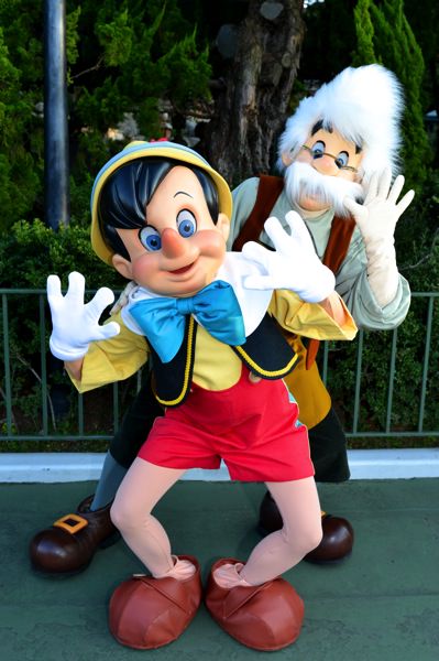 ディズニー　ピノキオとゼペットじいさん