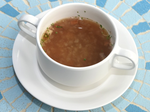キノコとソーセージのスープ