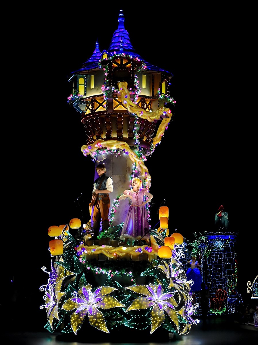 アナと雪の女王 美女と野獣のフロートが登場 東京ディズニーランド エレクトリカルパレード ドリームライツ 全フロート紹介
