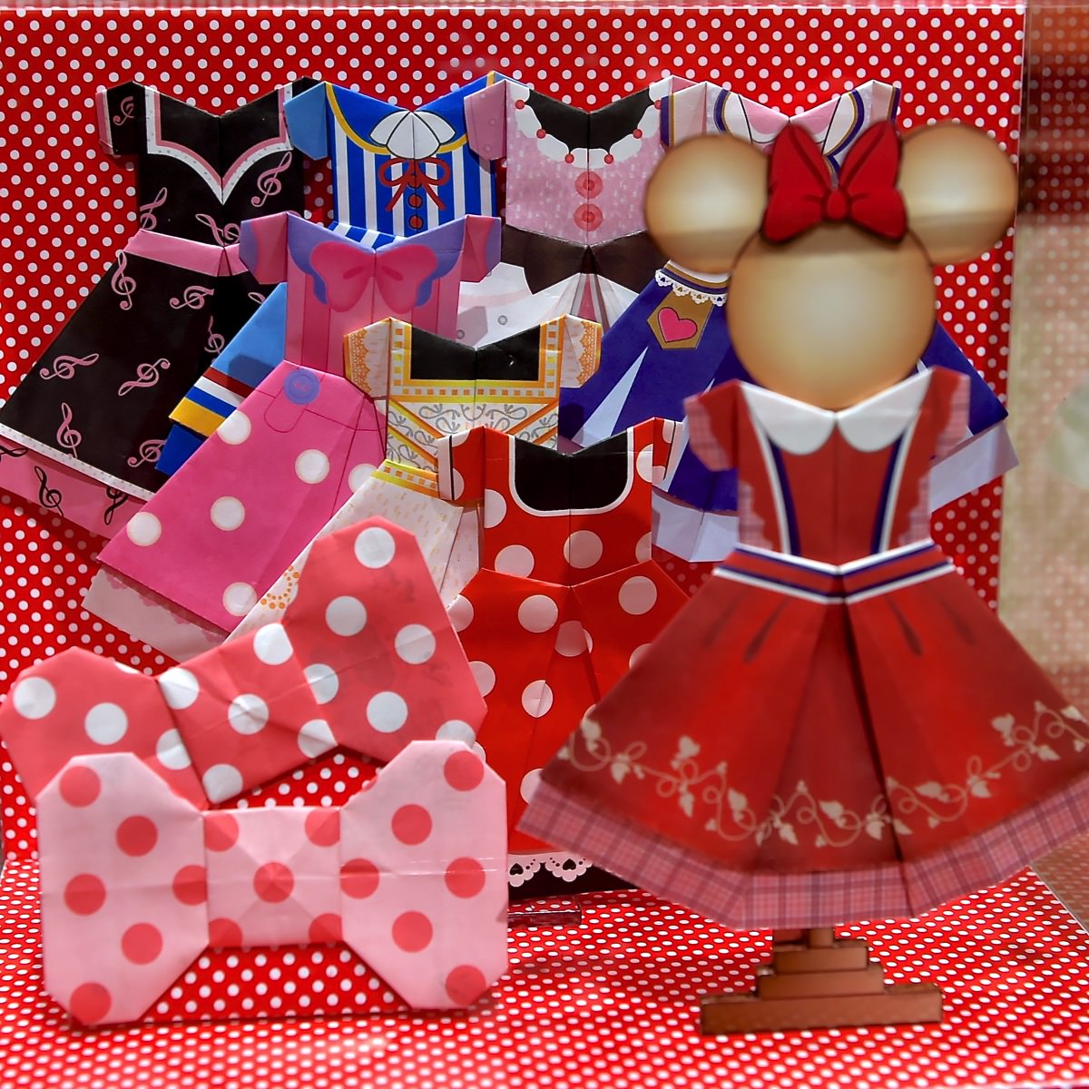 ミニーちゃんのドレスが8種類☆ディズニーランド折り紙メモ -