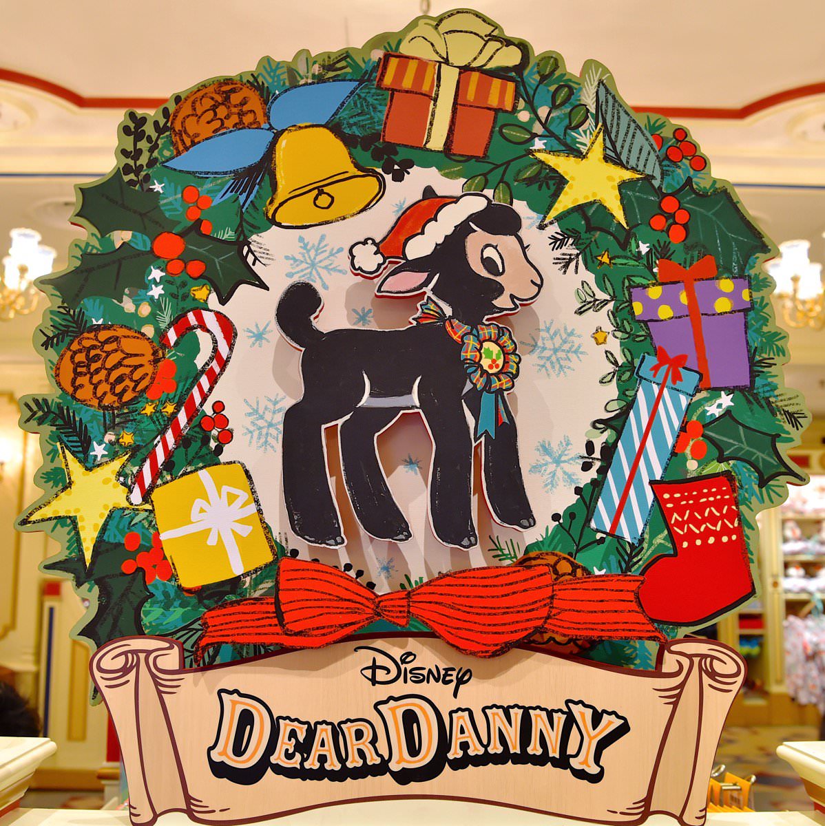 サンタ帽をかぶったダニーもかわいい ディズニーランド クリスマスダニーグッズまとめ