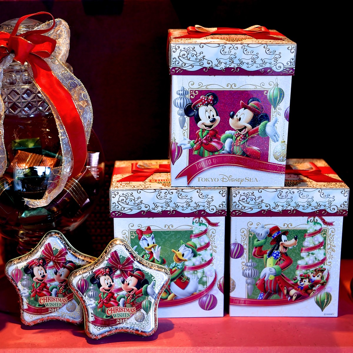 プレゼントみたいなおしゃれなパッケージ 東京ディズニーシー クリスマスウィッシュ15 お菓子のお土産