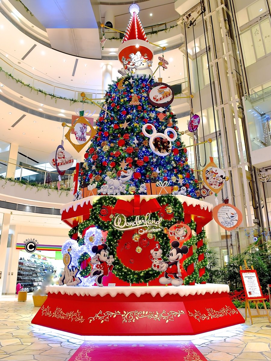 ユニベアたちがオーナメントに☆阪急西宮ガーデンズ ディズニークリスマスツリー