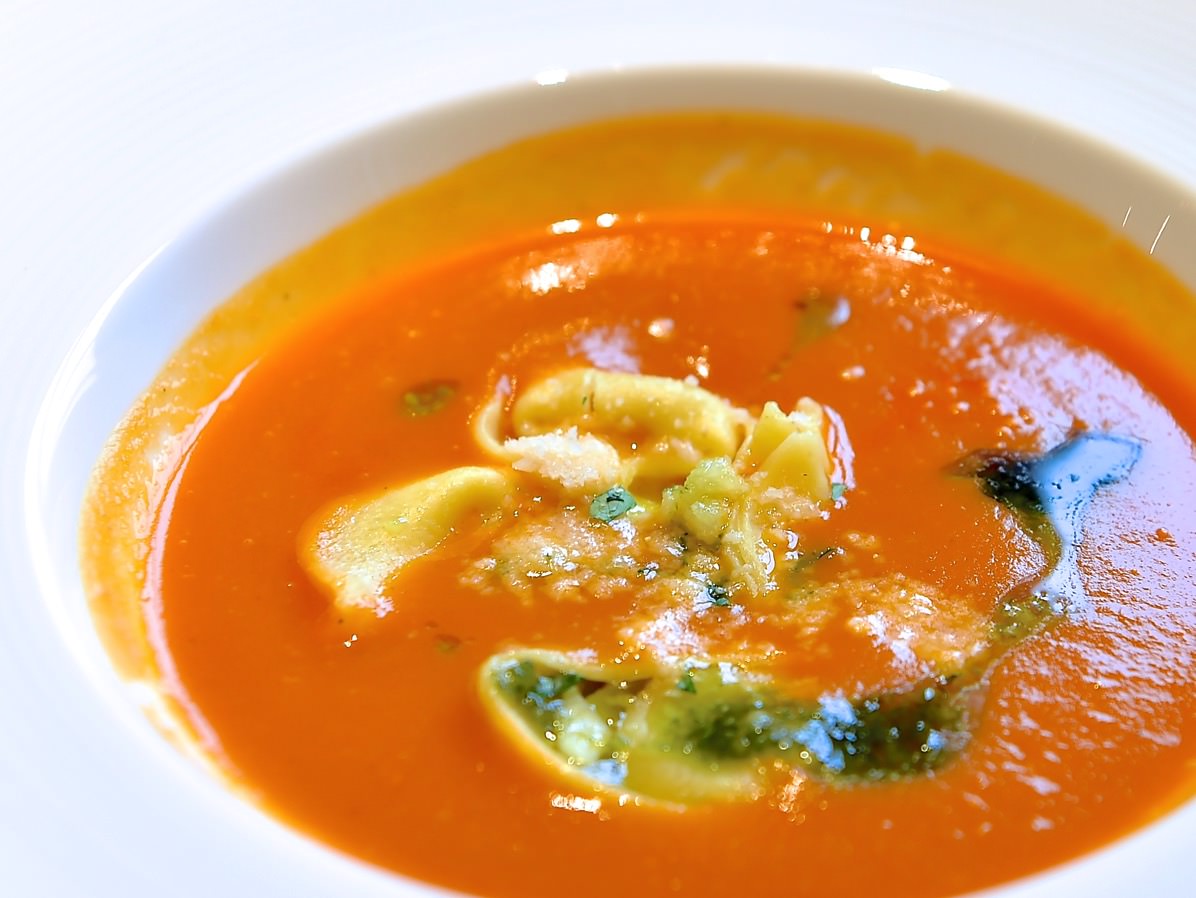 トルテッリーニと野菜のスープ バジル風味　アップ