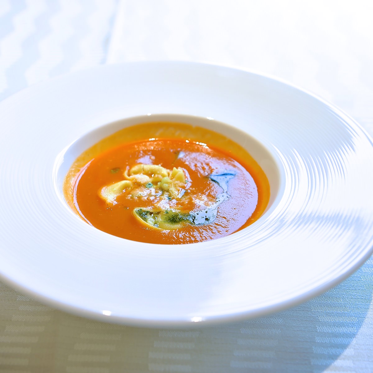 トルテッリーニと野菜のスープ バジル風味