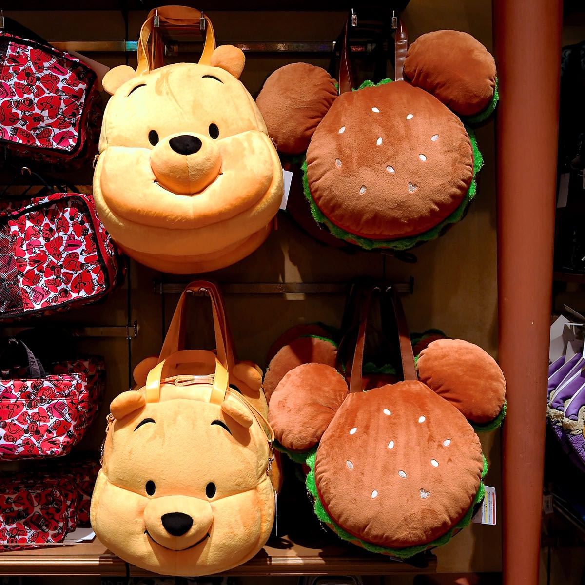 ついに人気のプーさんのお顔型が登場☆東京ディズニーランドキャラクターデザインバッグ