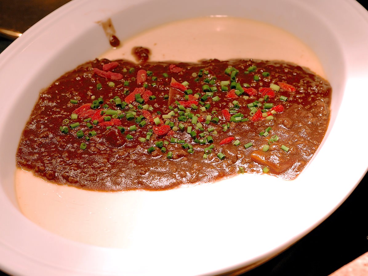 豆腐と牛挽肉のトウチーソース