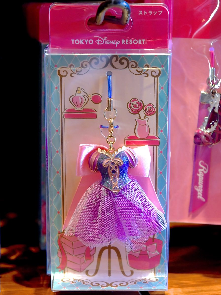 プリンセスのドレスを再現 東京ディズニーランド ディズニープリンセスストラップ