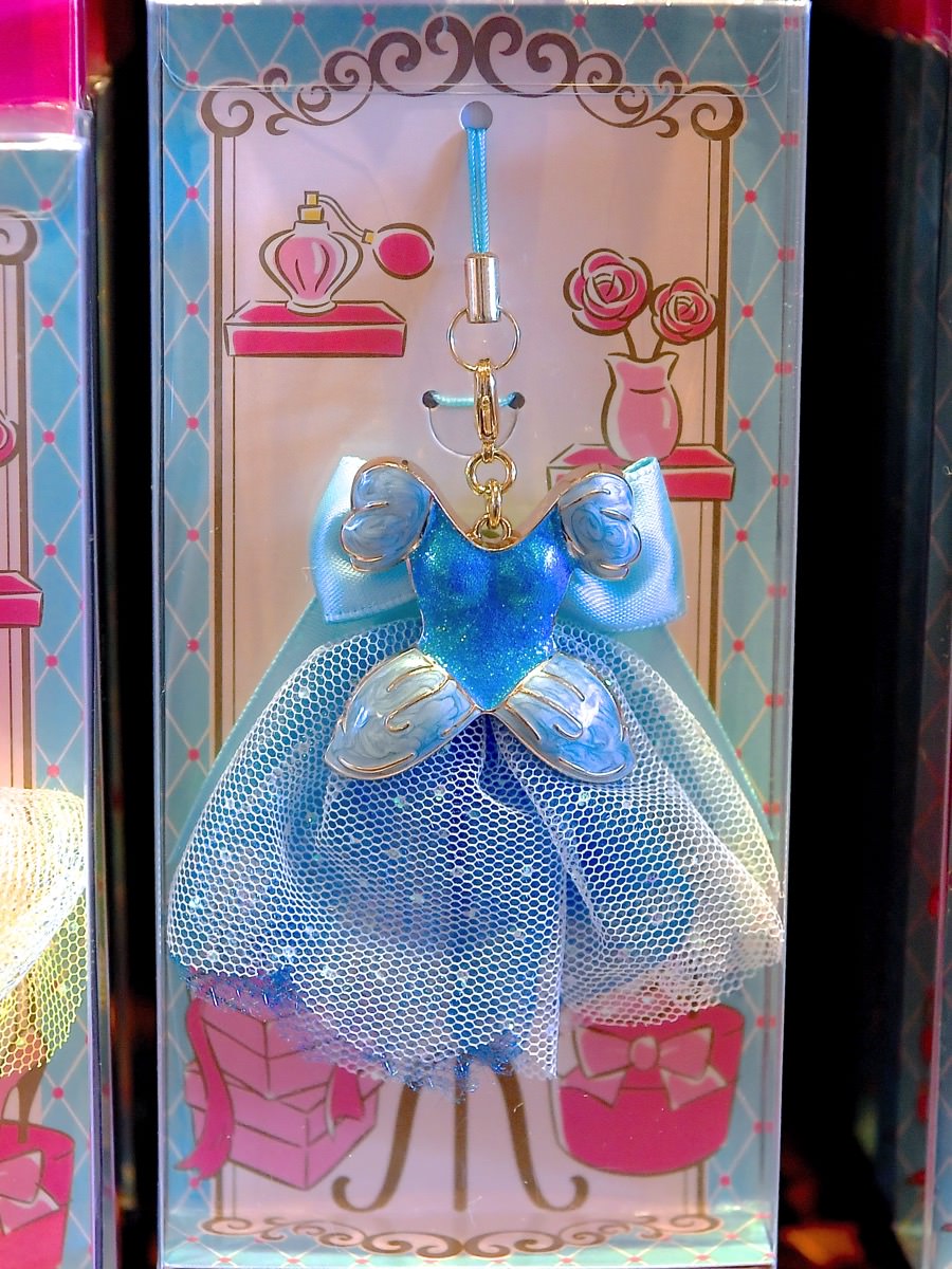 プリンセスのドレスを再現 東京ディズニーランド ディズニープリンセスストラップ