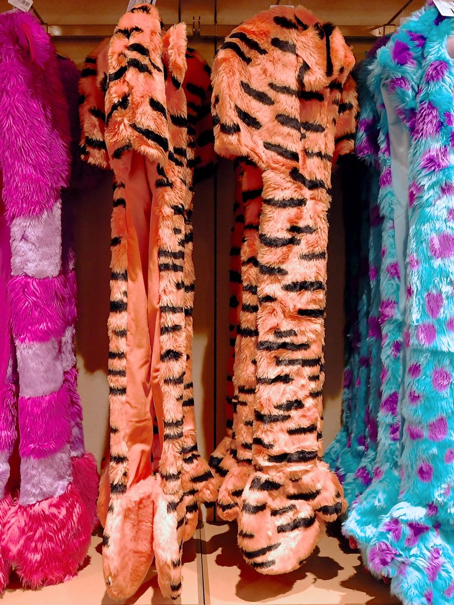 ミニー チェシャ猫 ティガー サリー 東京ディズニーランド キャラクターフード付きマフラー