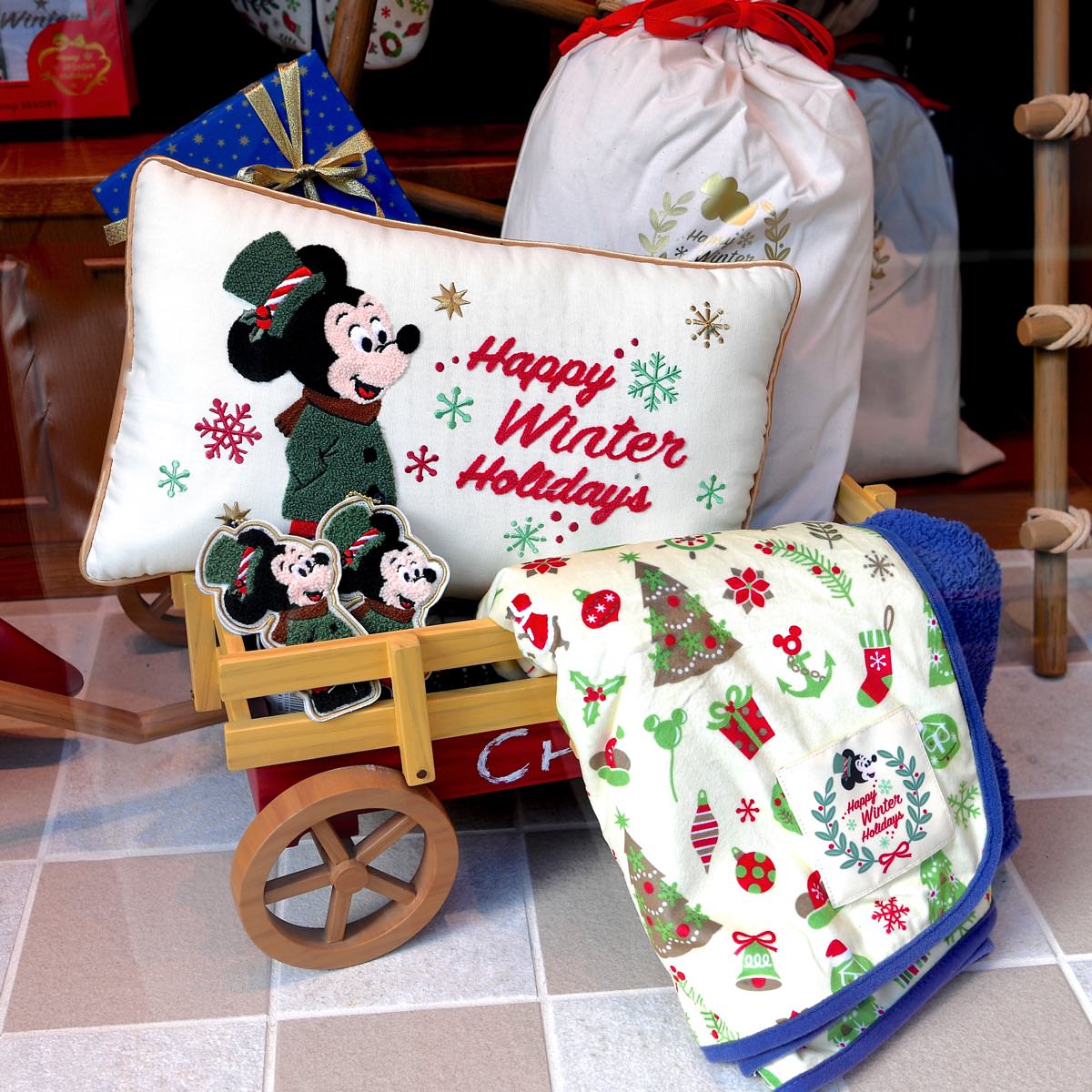 プレゼントにおすすめ 東京ディズニーリゾート ディズニークリスマス16 クラシックミッキーグッズまとめ