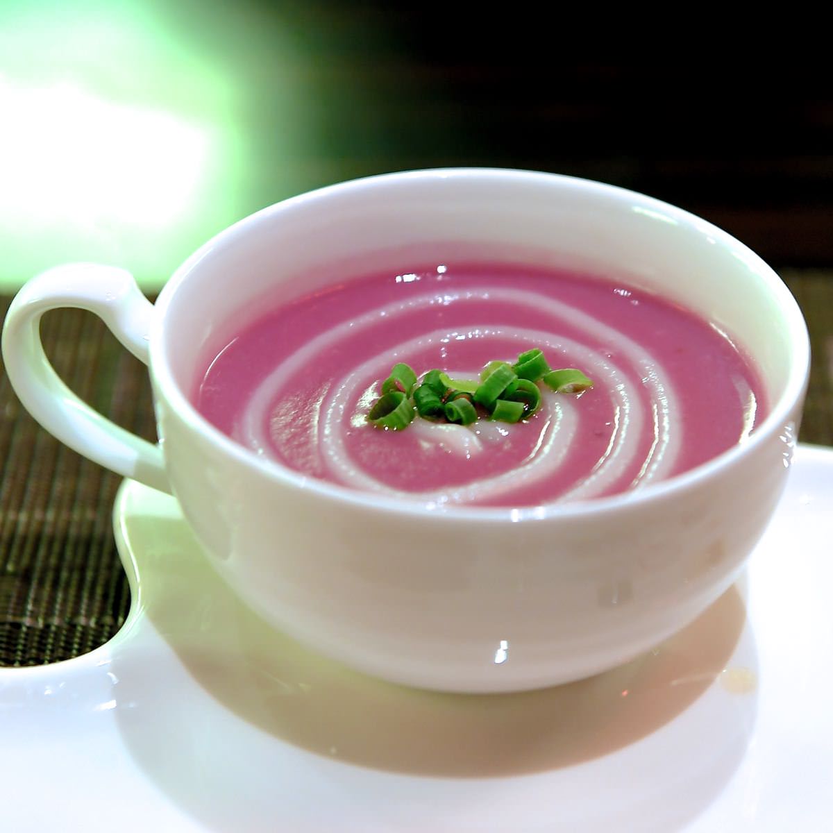 カリフラワーと紫芋のスープ