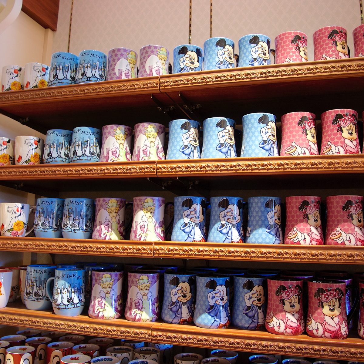 寝ぼけたミッキーたちがかわいい 東京ディズニーランド キャラクターマグカップ