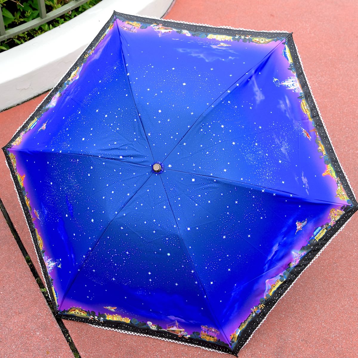 実写＆パークの夜景デザインも！東京ディズニーランド晴雨兼用傘