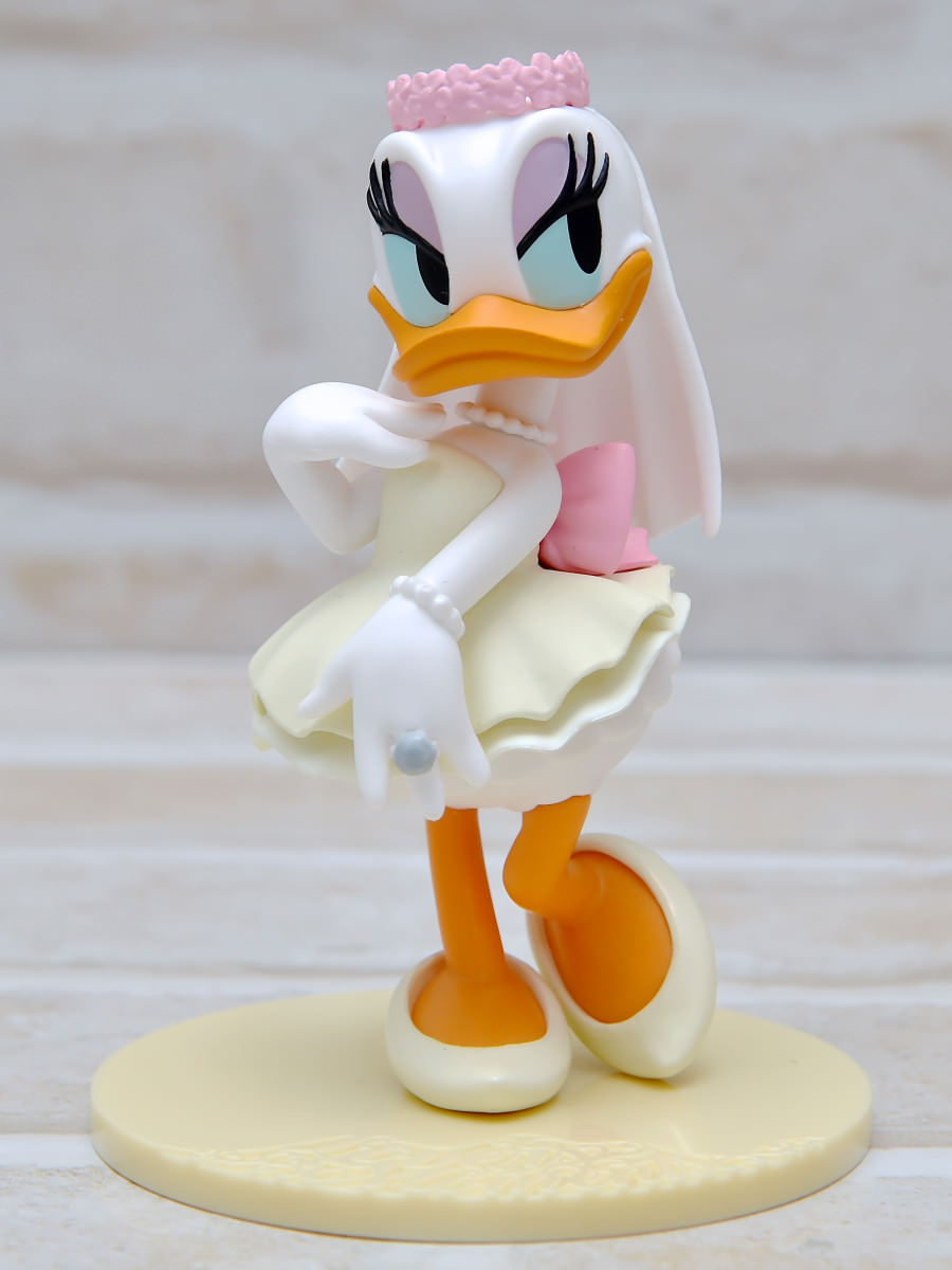  ディズニーキャラクターズ LOVERS MOMENTS -Daisy Duck-ホワイト