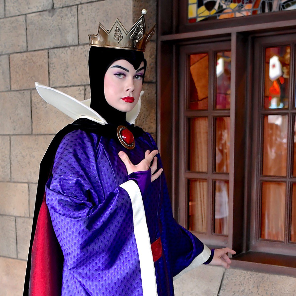 美しい女王姿で登場 東京ディズニーランド 白雪姫 ウィックド クイーン グリーティング