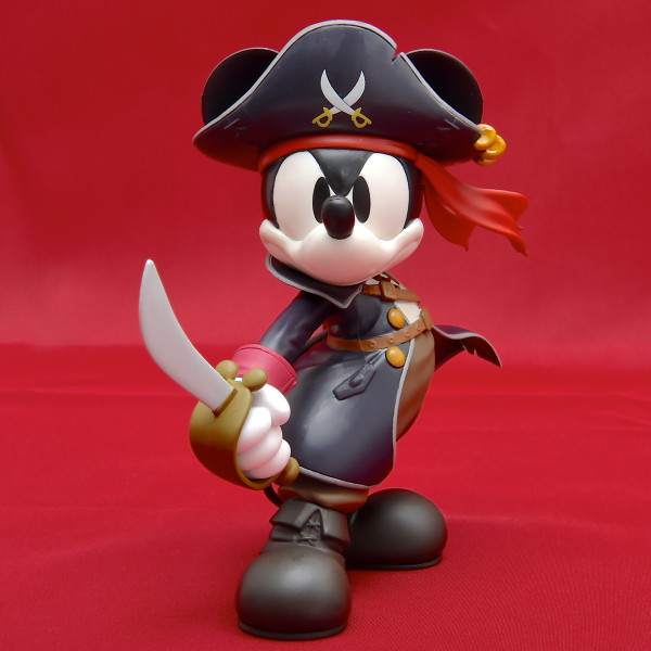 バンプレスト「ディズニーキャラクターズ DXF MICKEY MOUSE-Pirate style-」ブラック　正面