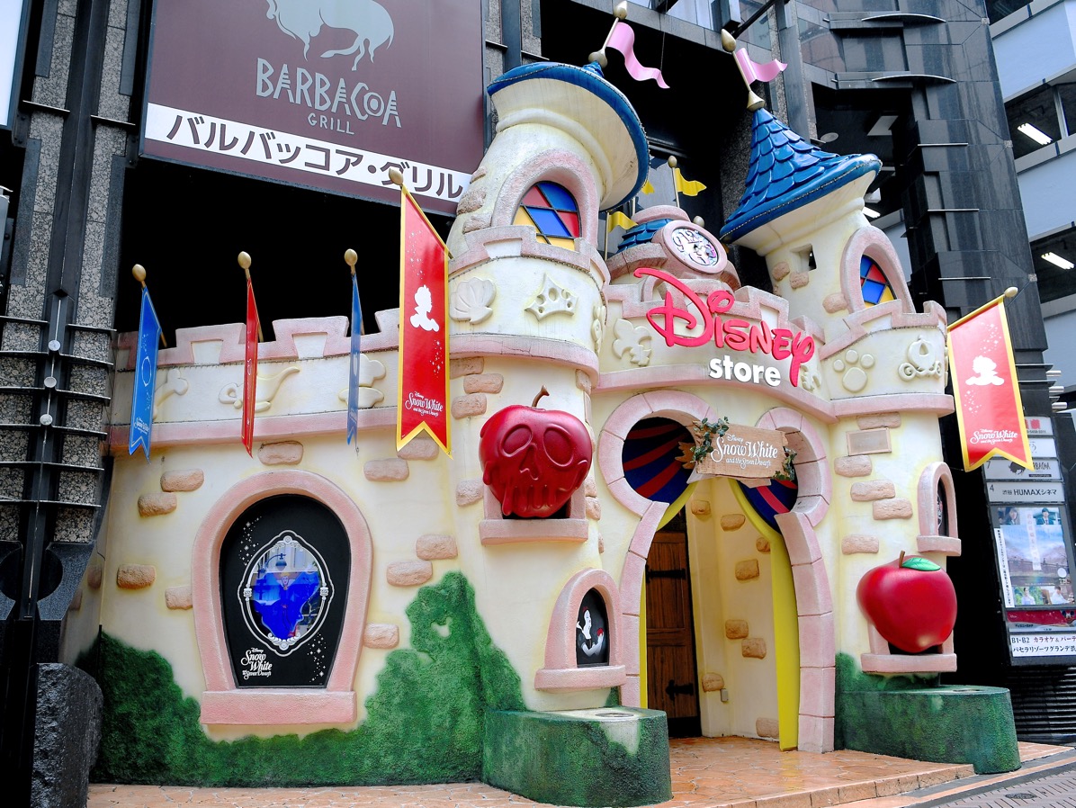 ディズニーストア渋谷公園通り店 期間限定『白雪姫』デコレーション