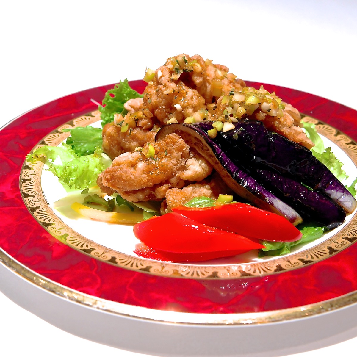 鶏肉の唐揚げと野菜のアロマティックソース　アップ
