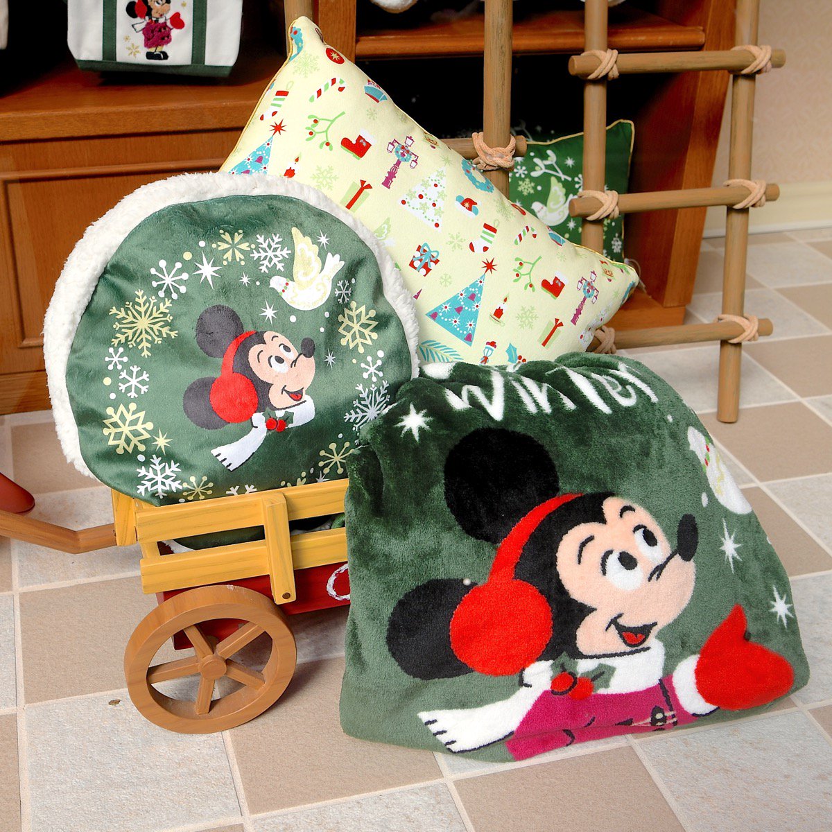 ミッキーのほっこりアートが可愛い 東京ディズニーリゾート ディズニー クリスマス17 Warm Cozy Winter グッズ