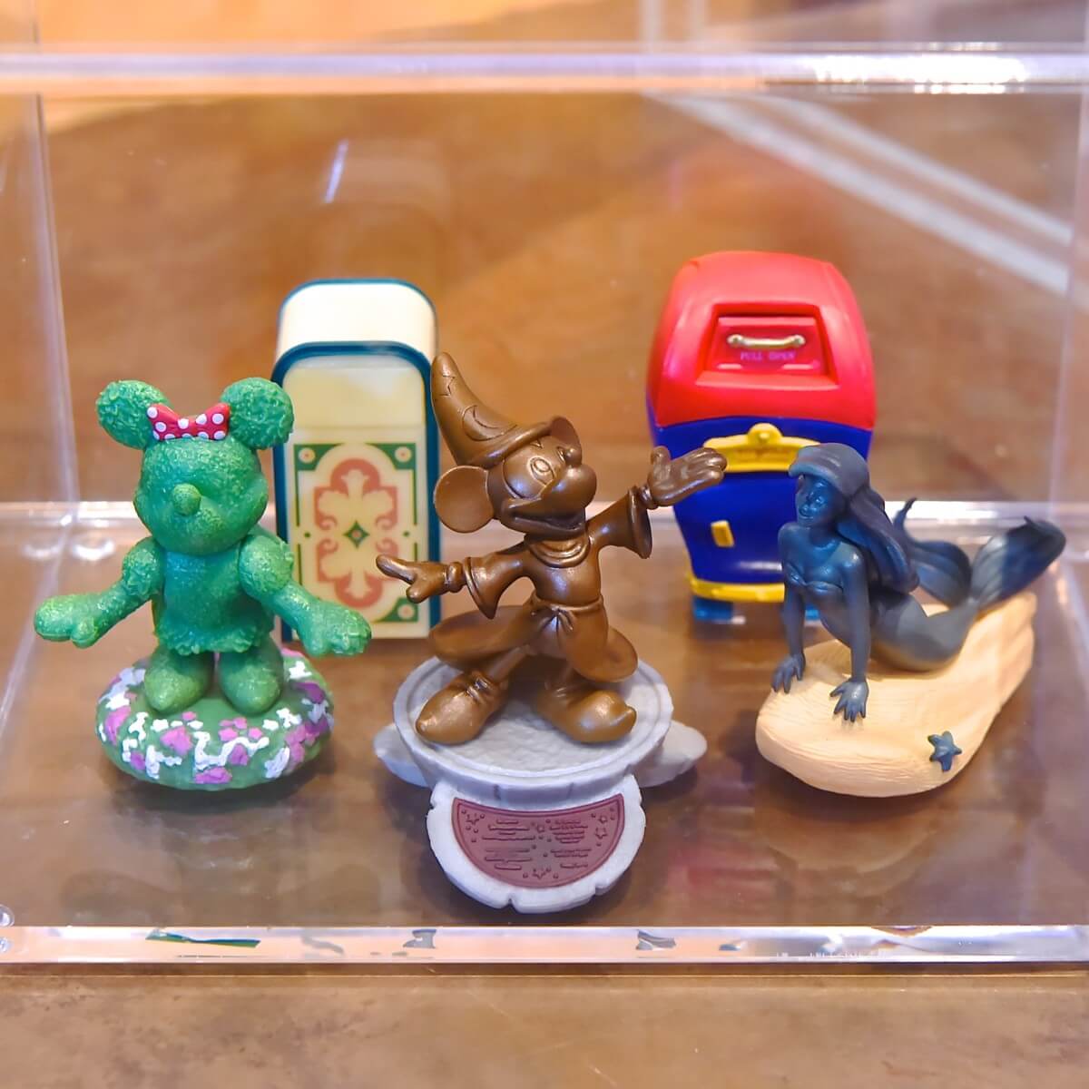 tokyod-disney-resort-miniature-figure-collection-3