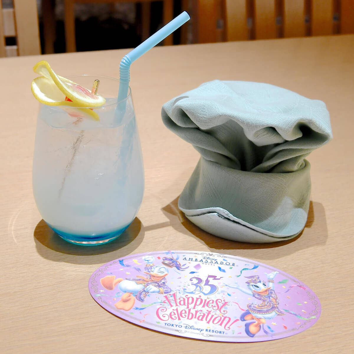 花 Hana｢Tokyo Disney Resort 35th “Happiest Celebration!” ｣スペシャルノンアルコールカクテル　ドナルドナプキン