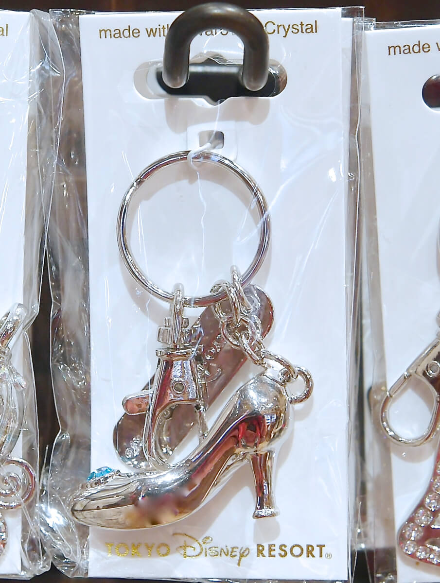 スワロフスキーが輝く！東京ディズニーランド｢ガラスの靴｣キーチェーン