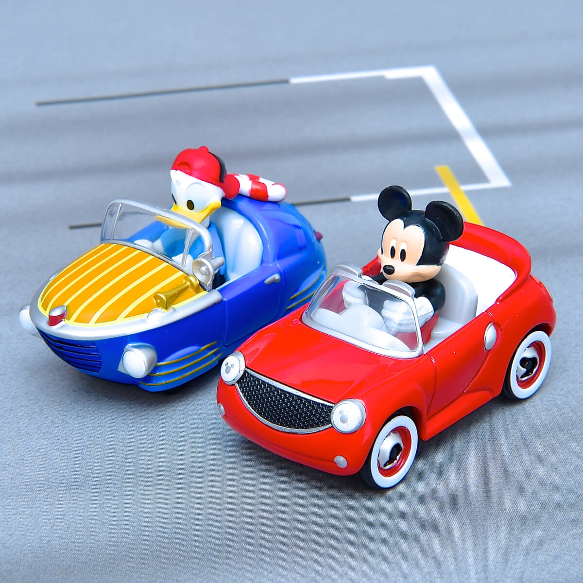 トミカ『ミッキーマウスとロードレーサーズ』街乗り用自動車