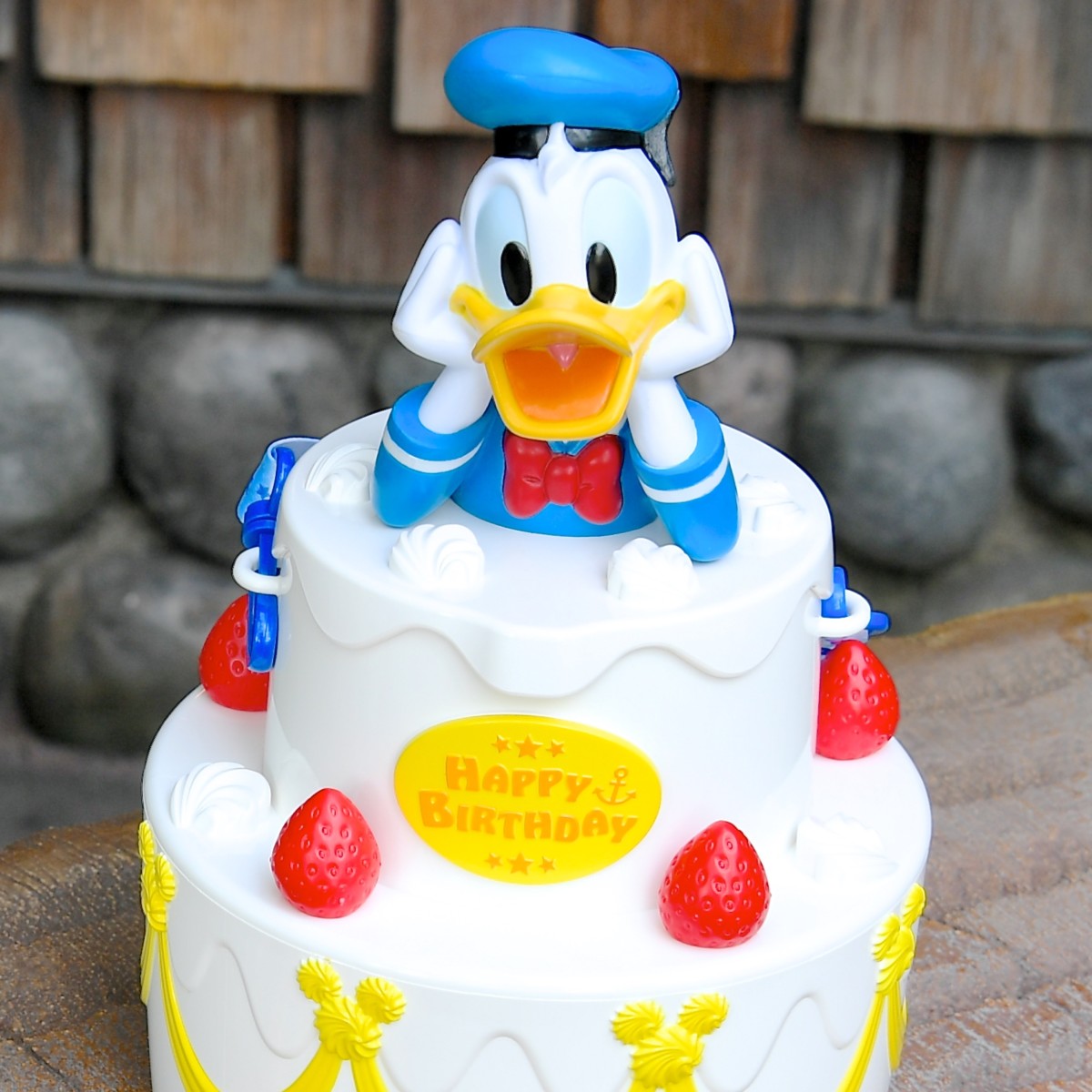 お誕生日ケーキでお祝い 東京ディズニーランド ドナルドの ハッピーバースデー トゥ ミー ポップコーンバケット