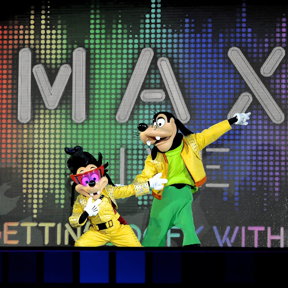 マックスが一夜限りのライブショーを開催 ディズニーランド パリ Disney Fandaze Max Live Gettin Goofy With It