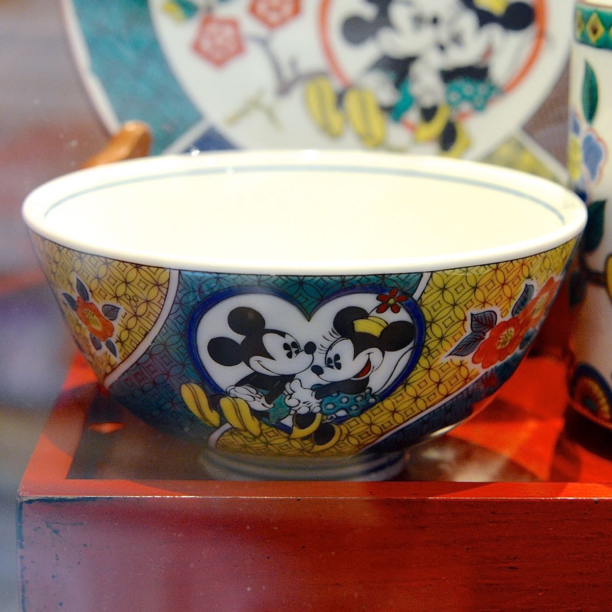 Tokyo Disney Land Kutani Yaki2