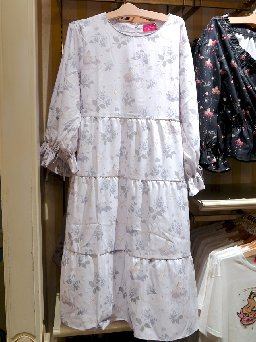 落ち着いたオーロラ姫デザインがかわいい 東京ディズニーランド 眠れる森の美女 ファッションアイテム