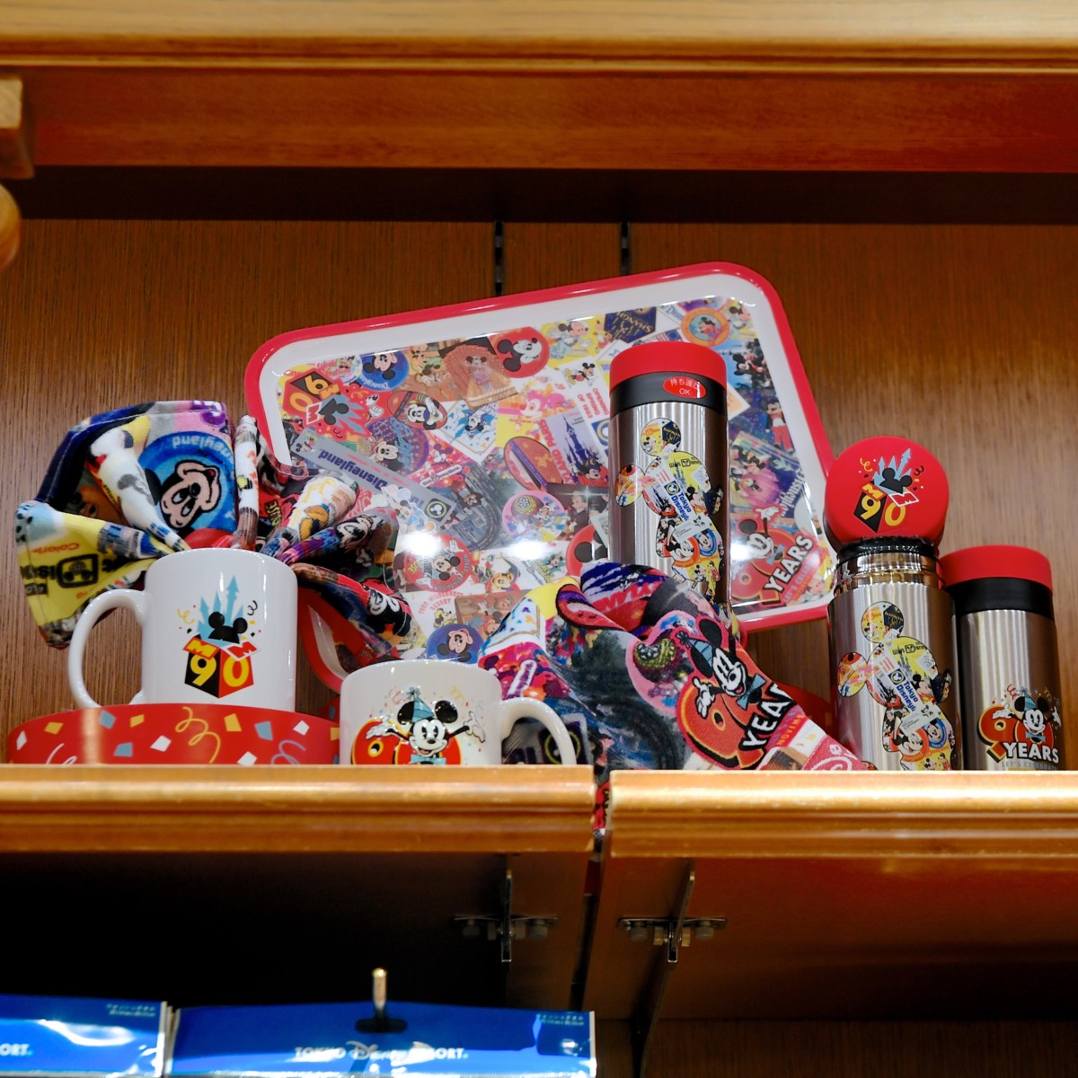 歴代チケットなどの総柄アートがかわいい！東京ディズニーランド ミッキーマウス90周年スペシャルグッズ