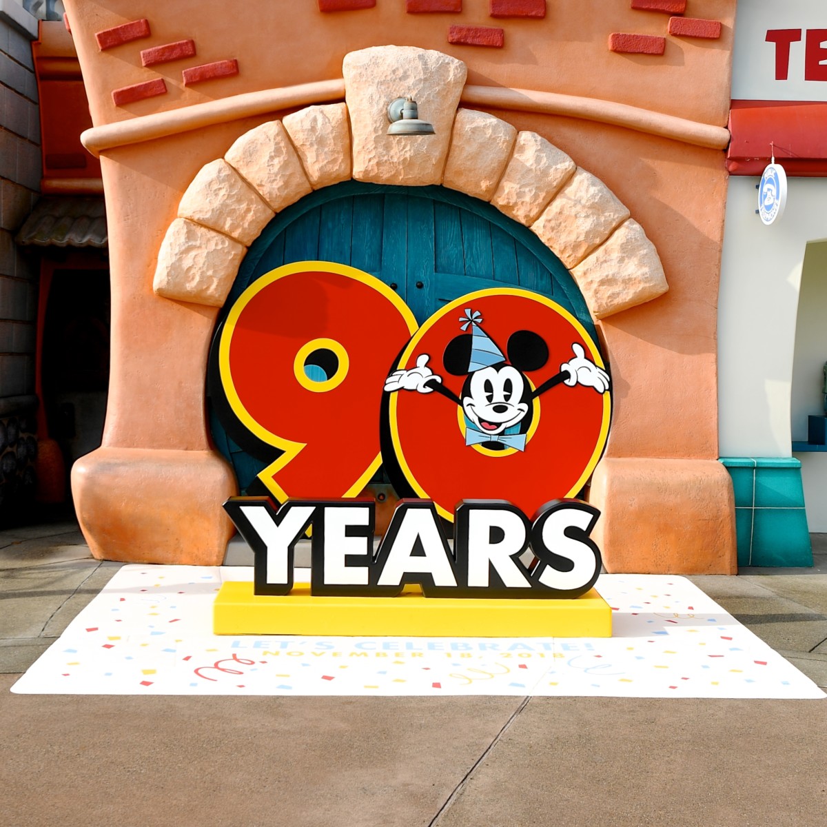 90周年を一緒にお祝い 東京ディズニーランド ミッキーマウスデコレーション