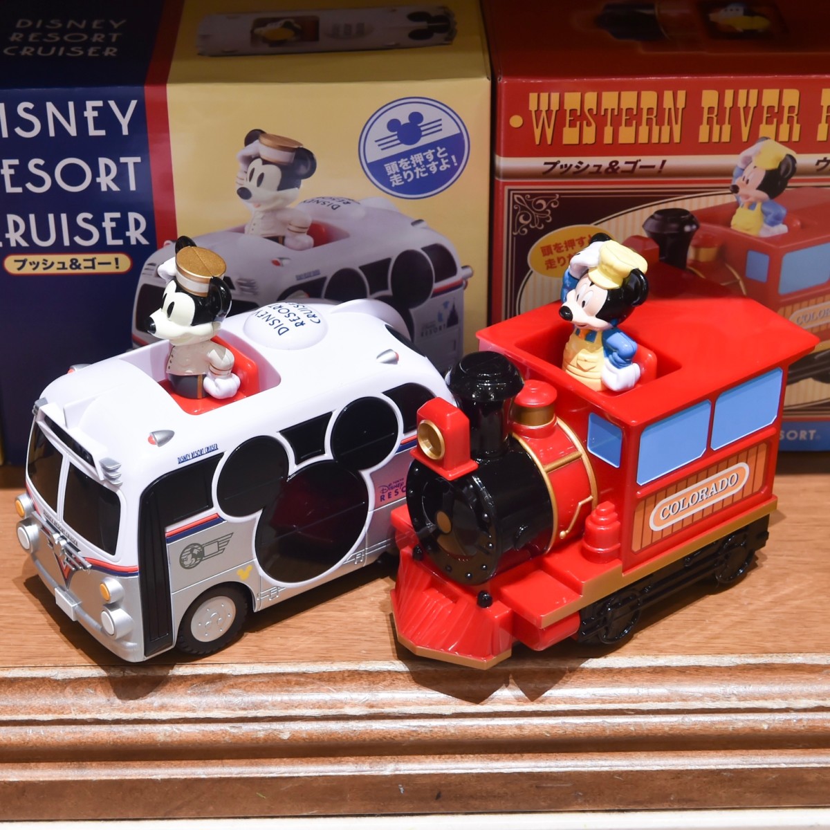 ディズニー　機関車　おもちゃ