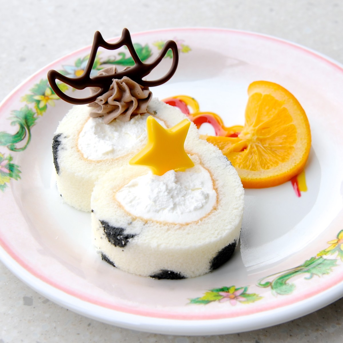 スペシャルデザート　クリームロールケーキ