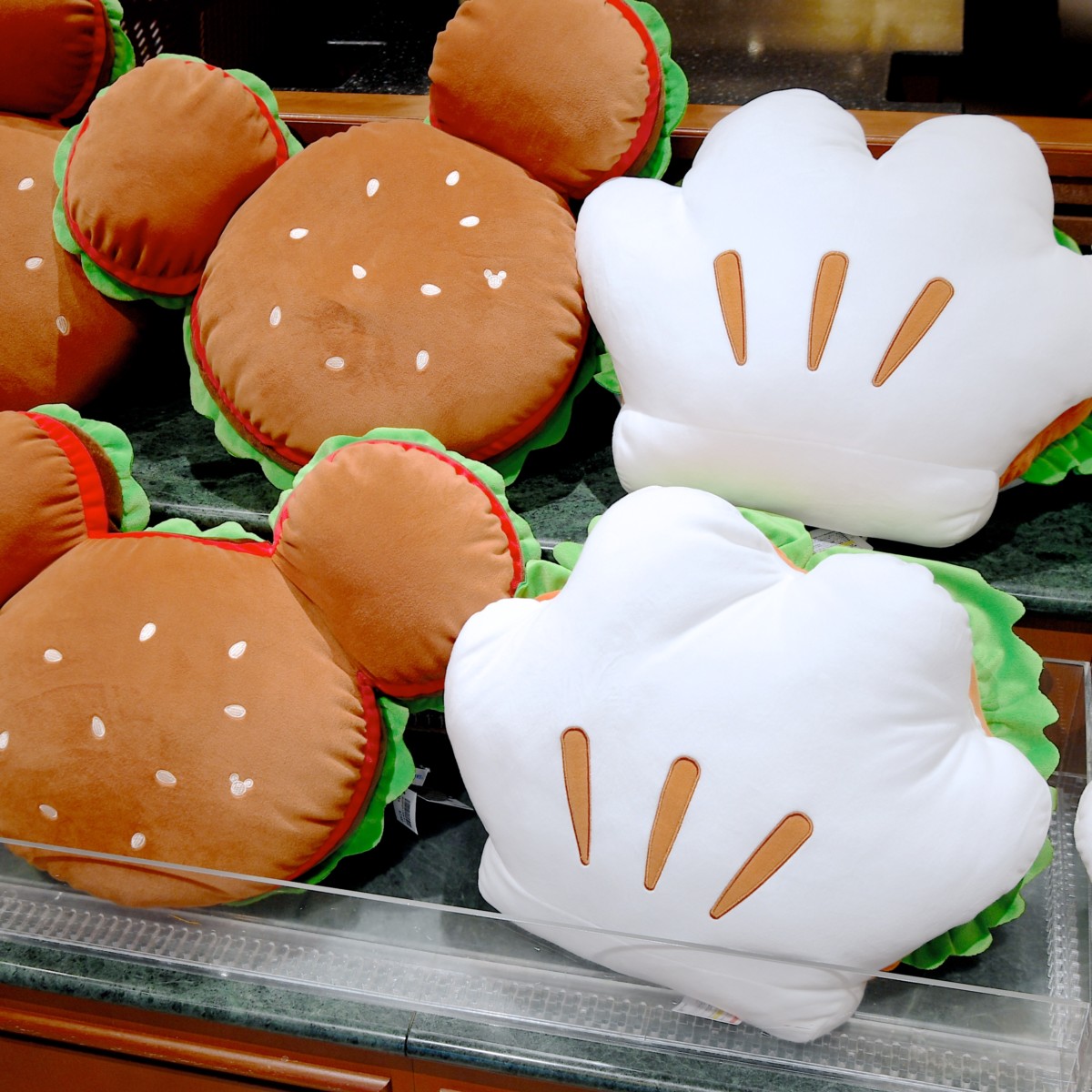 Disney ミッキーハンバーガークッション