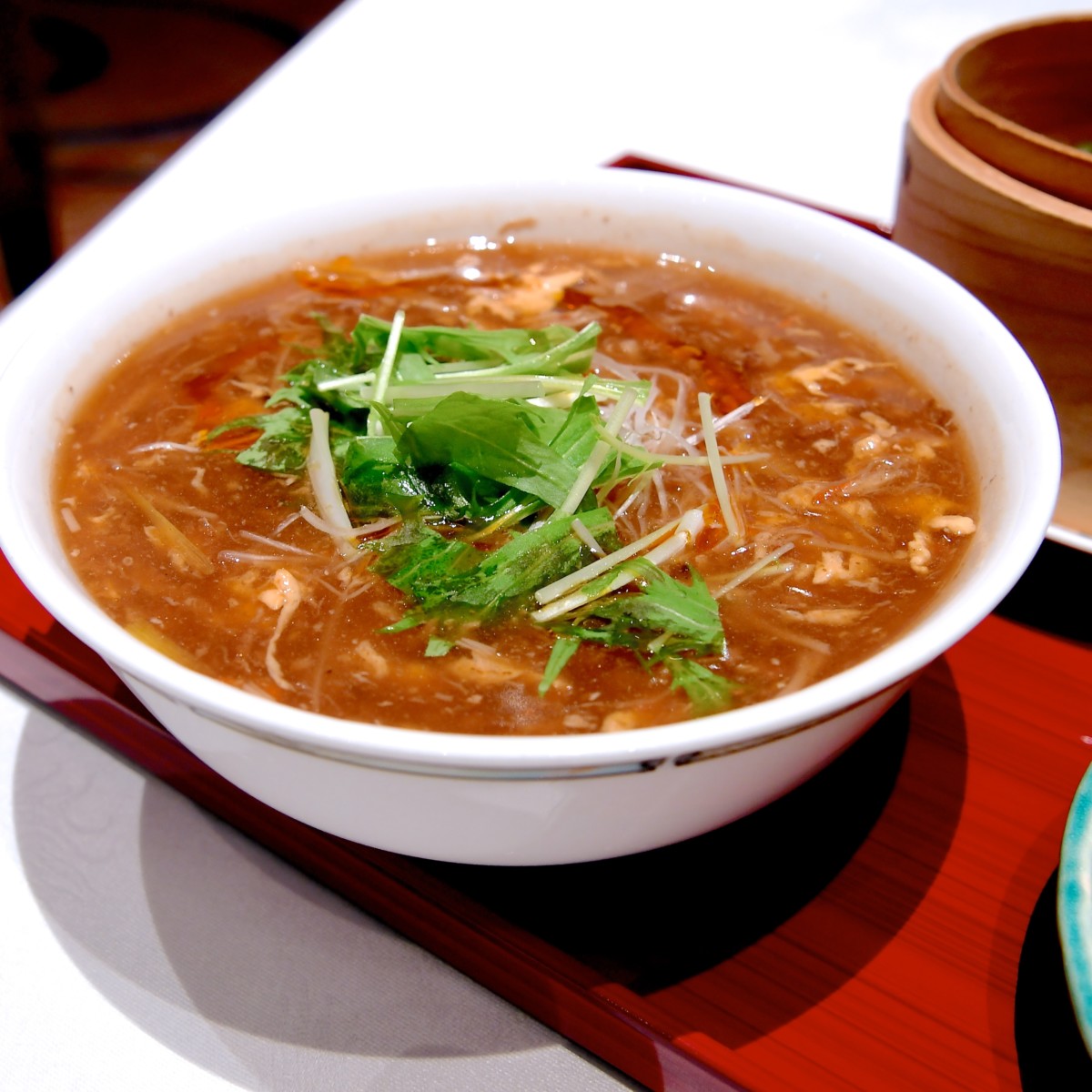 蟹肉と野菜のサンラー湯麺 　