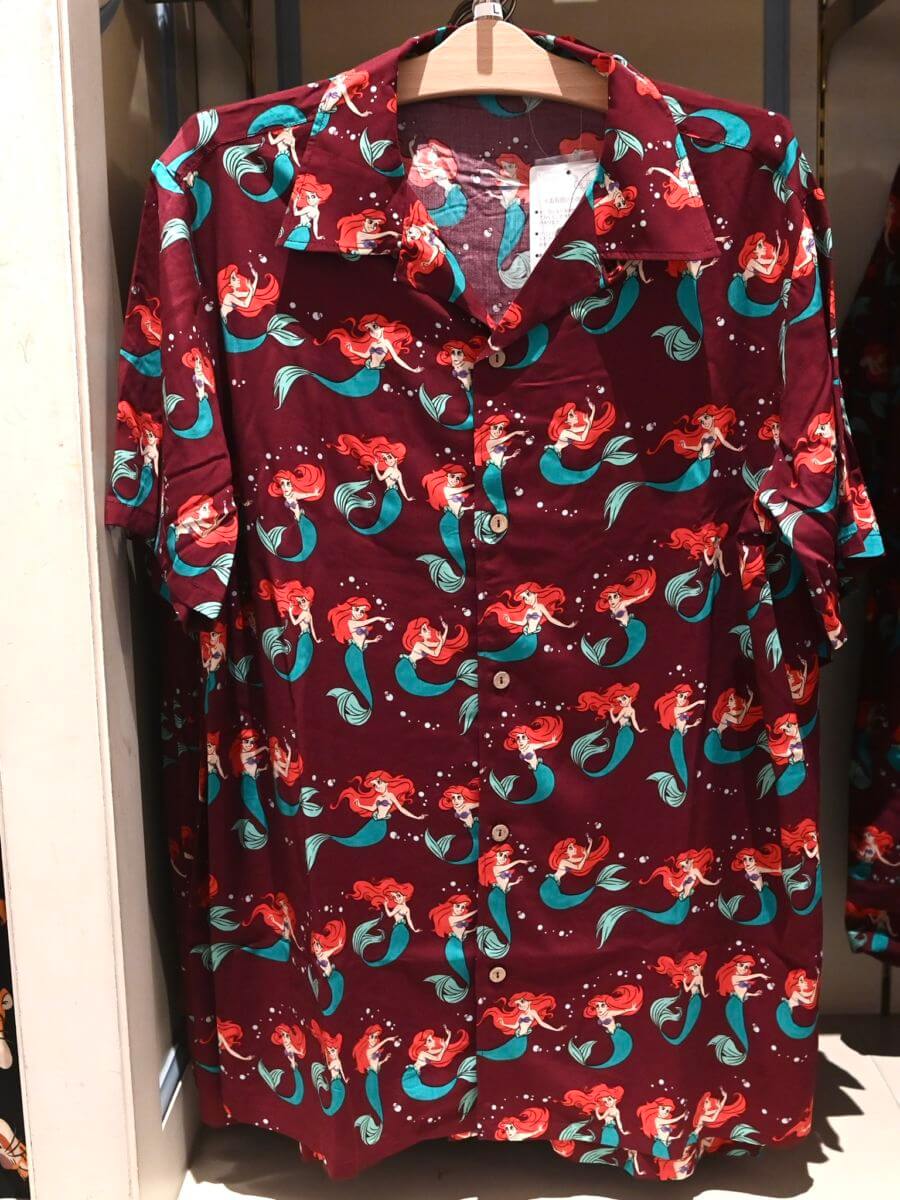 ラッピング無料 ディズニー アイス ゲーター柄アロハ シャツ赤ワニ氷クロコダイル鰐クロコ キャラ 在庫限り ラッピング無料 ディズニー アイス ゲーター柄アロハ シャツ赤ワニ氷クロコダイル鰐クロコ キャラ 在庫限り