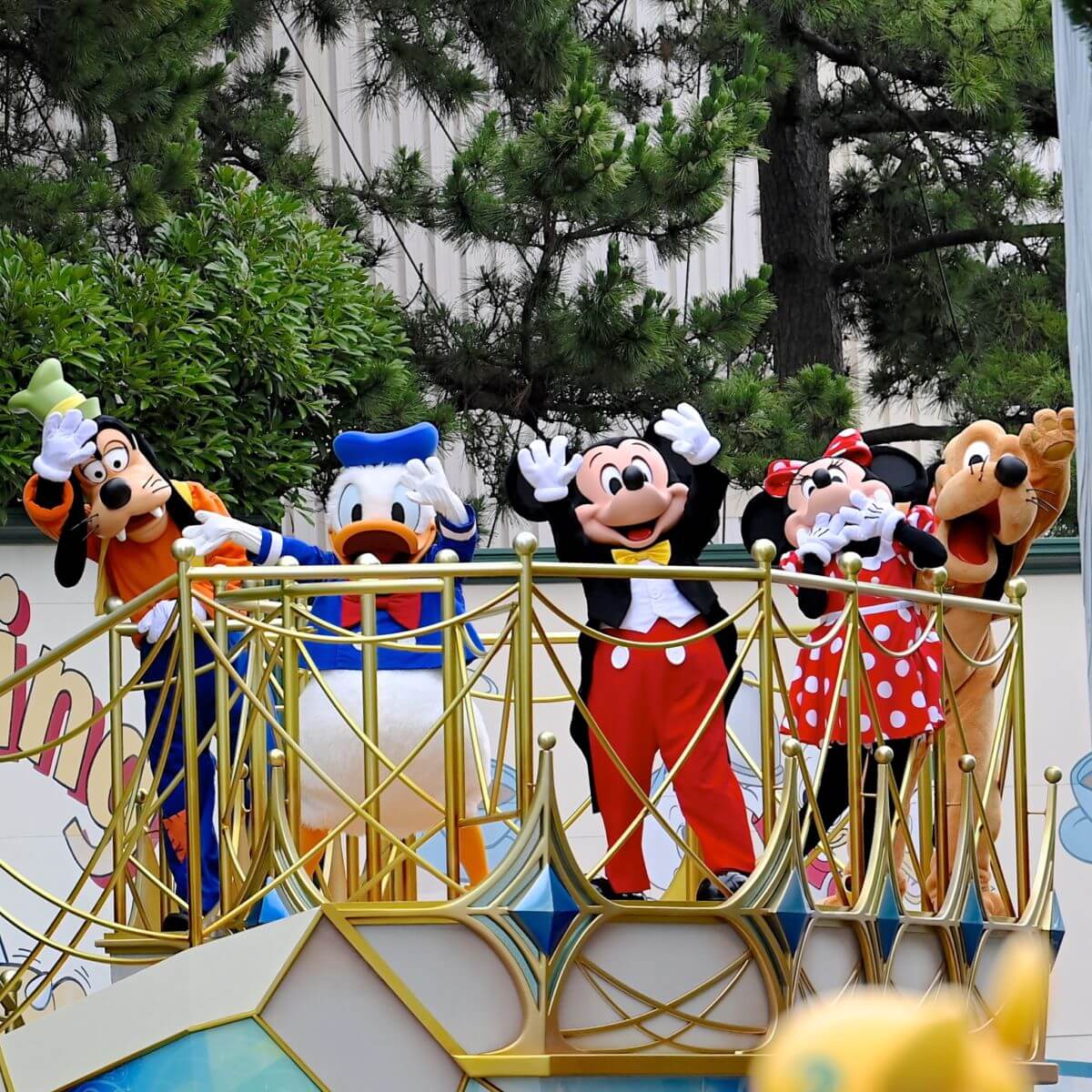 パレードルートでご挨拶 東京ディズニーランド ミッキー フレンズ グリーティング