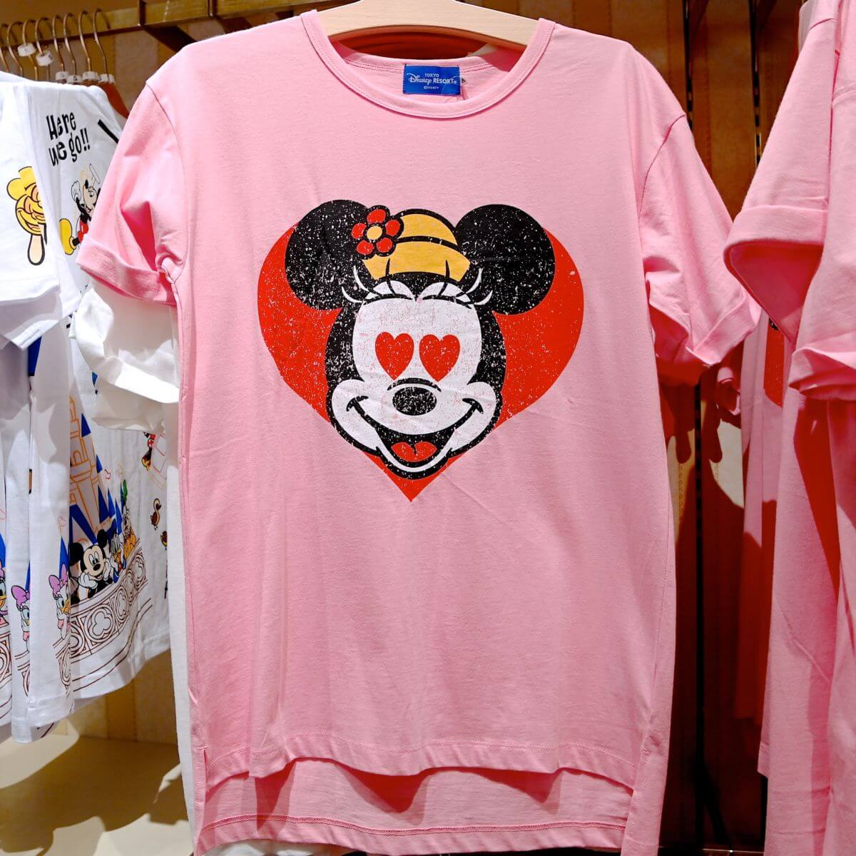 お目々がハートに！東京ディズニーランド「ミッキー&フレンズ」Tシャツ -