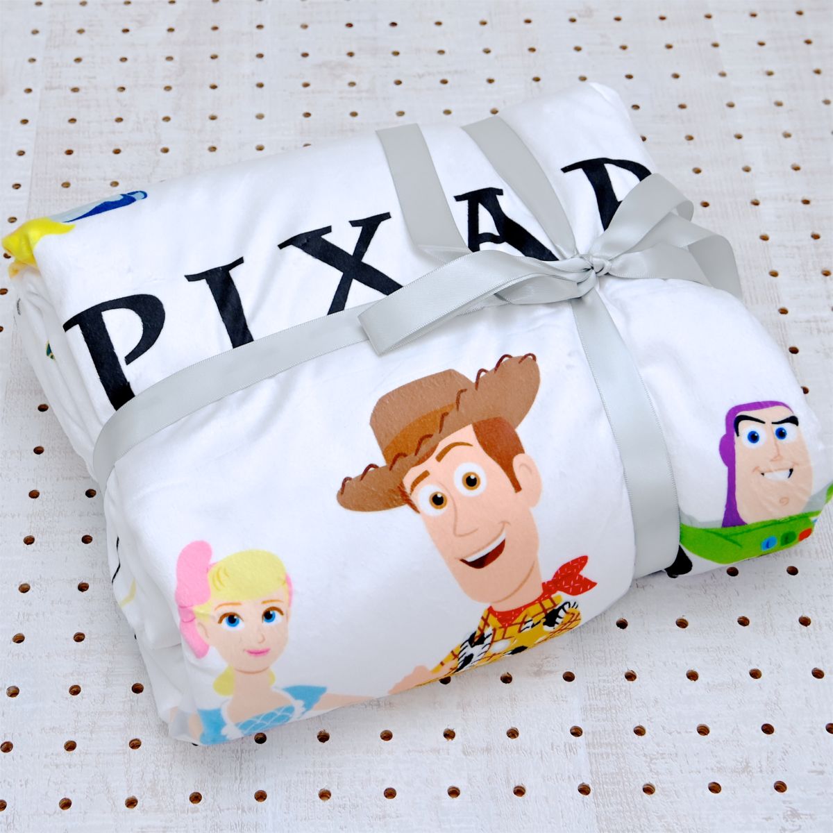 ピクサーキャラクター ブランケット Pixar Better Together