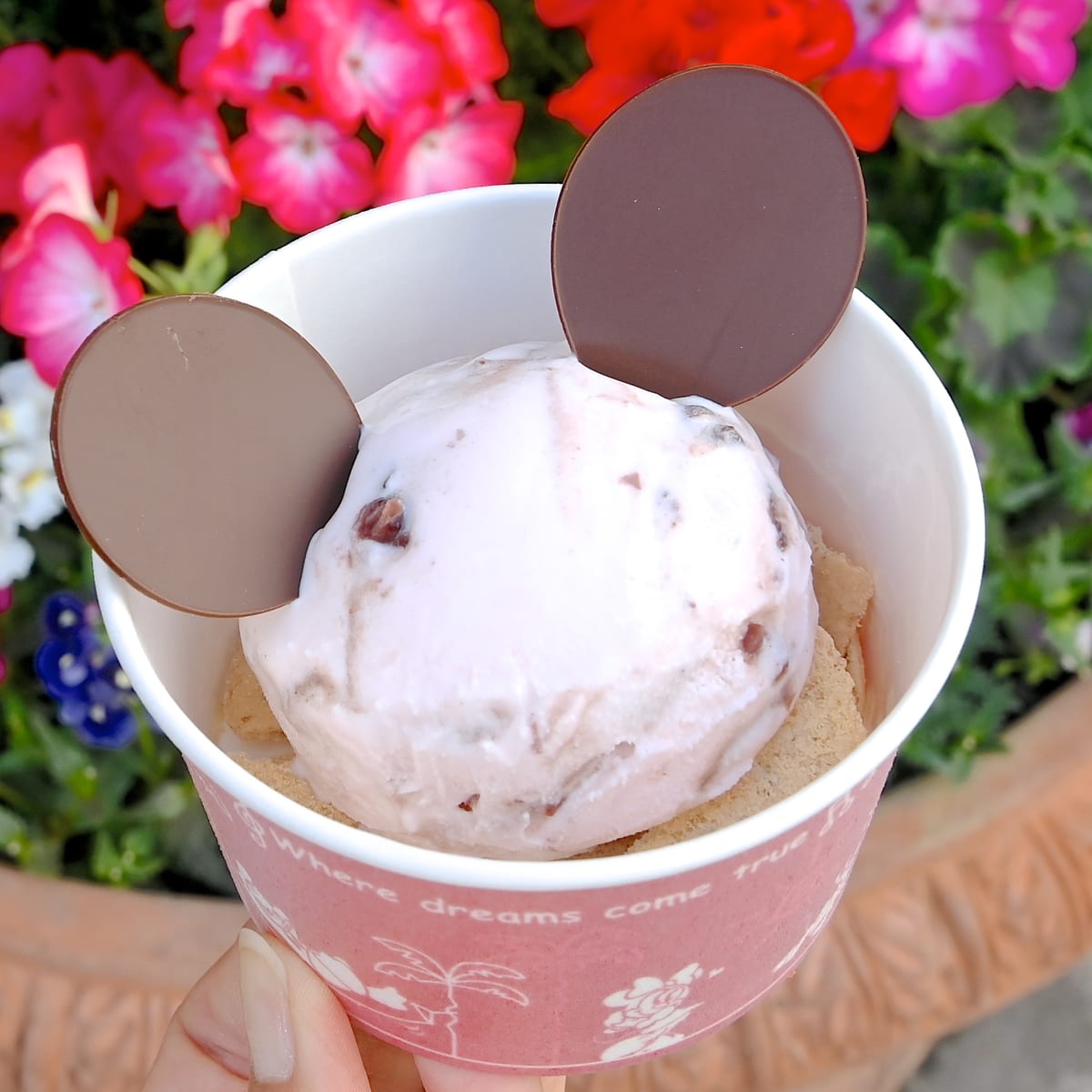 ミッキーマウスアイスクリーム　桜風味