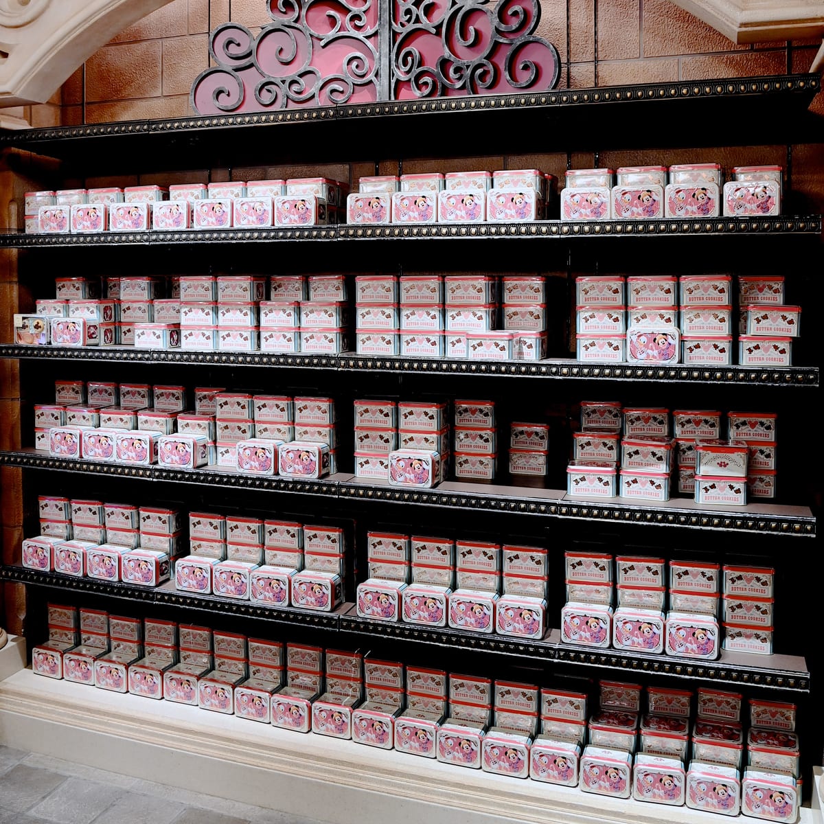 お菓子のお土産が5点以上で30 割引に 東京ディズニーランド Rainy Season Sweets Promotion