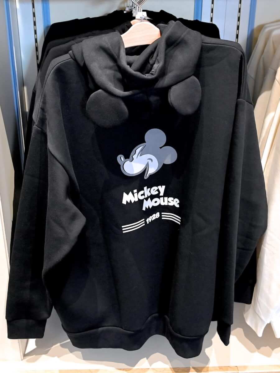 東京ディズニーリゾート　限定 ミッキーマウスのパーカー