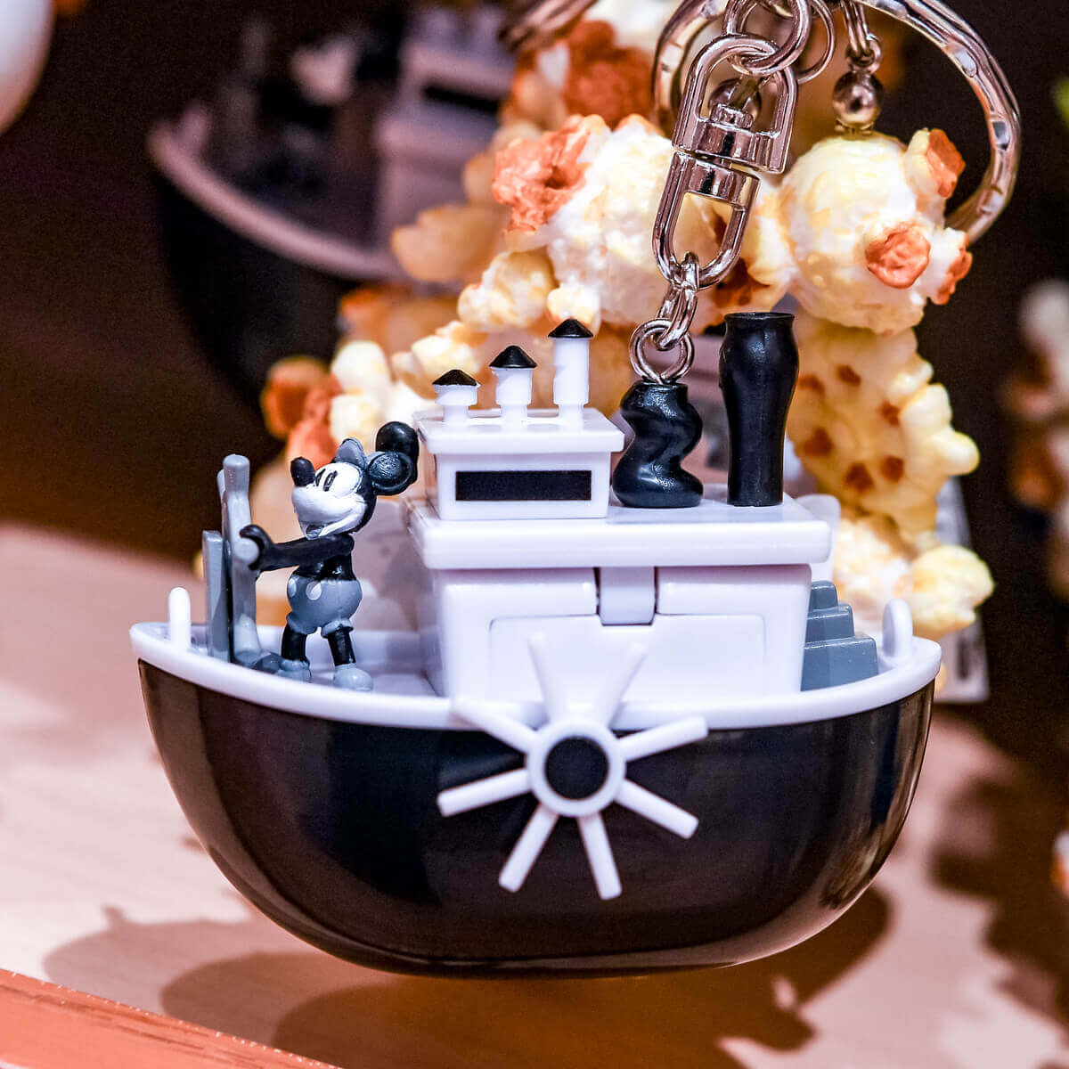 東京ディズニーランド 蒸気船ウィリー ポップコーンバケット型キーチェーン サイド