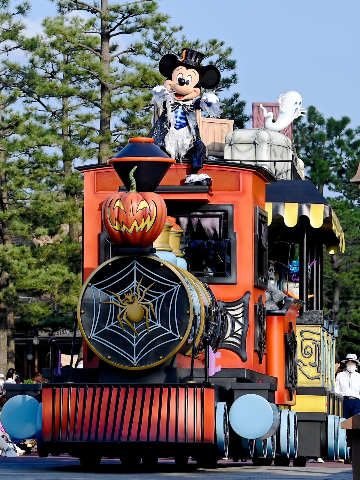 ハロウィーンバージョン 東京ディズニーランド ミッキー フレンズのグリーティングパレード