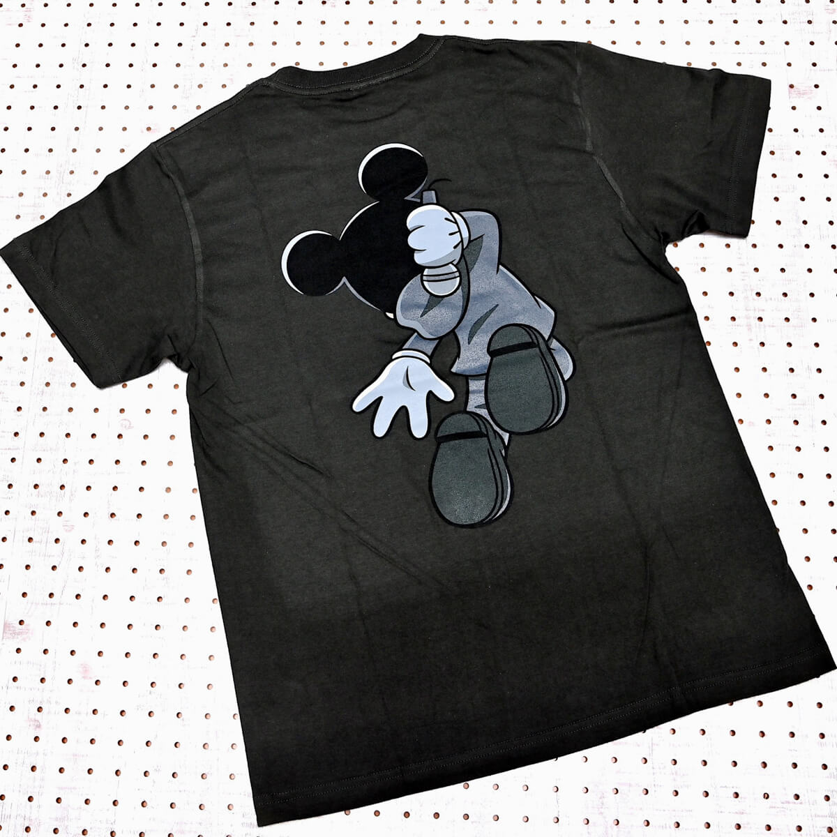 ミッキーマウス／Tシャツ（スミクロ）バックプリント